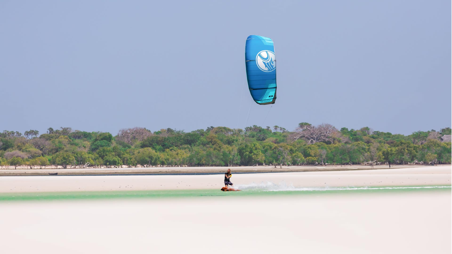 funzi island - kite surfing