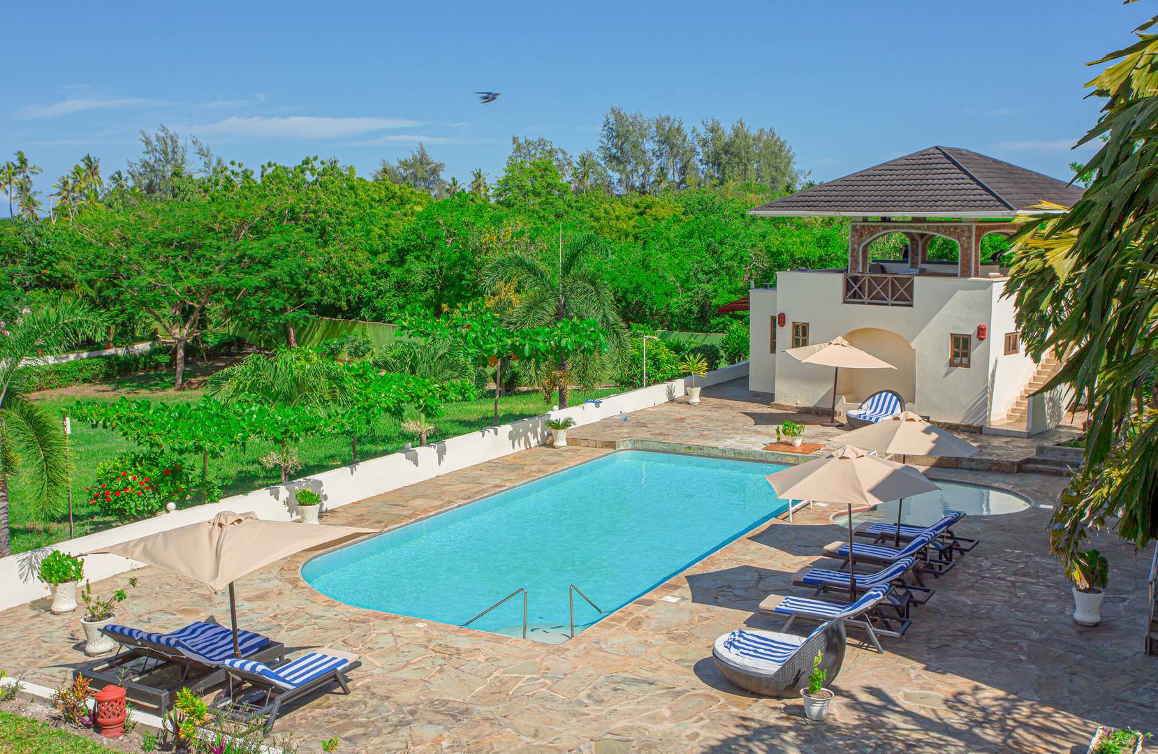 mzima beach resort - penthouse suite